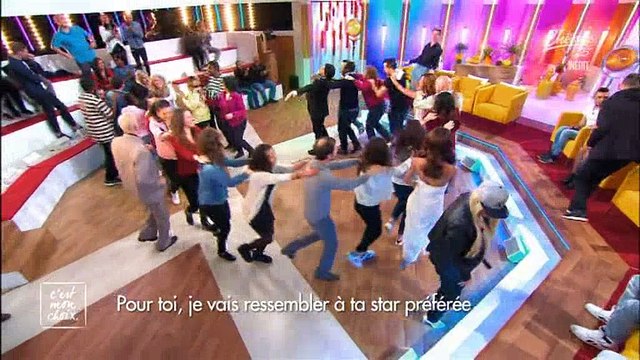 Le public et les invités d'Evelyne Thomas improvisent une danse sur Les sardines dans C'est mon choix - Regardez