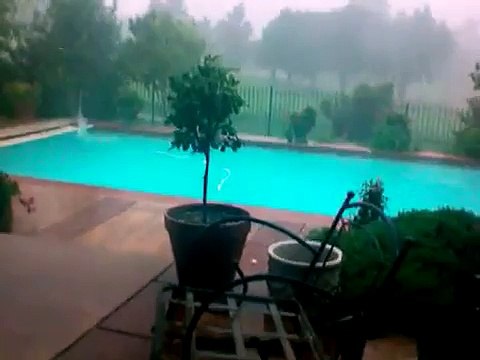 Incroyable tempête à Oklahoma City - Grêlons de la taille de balles de tennis