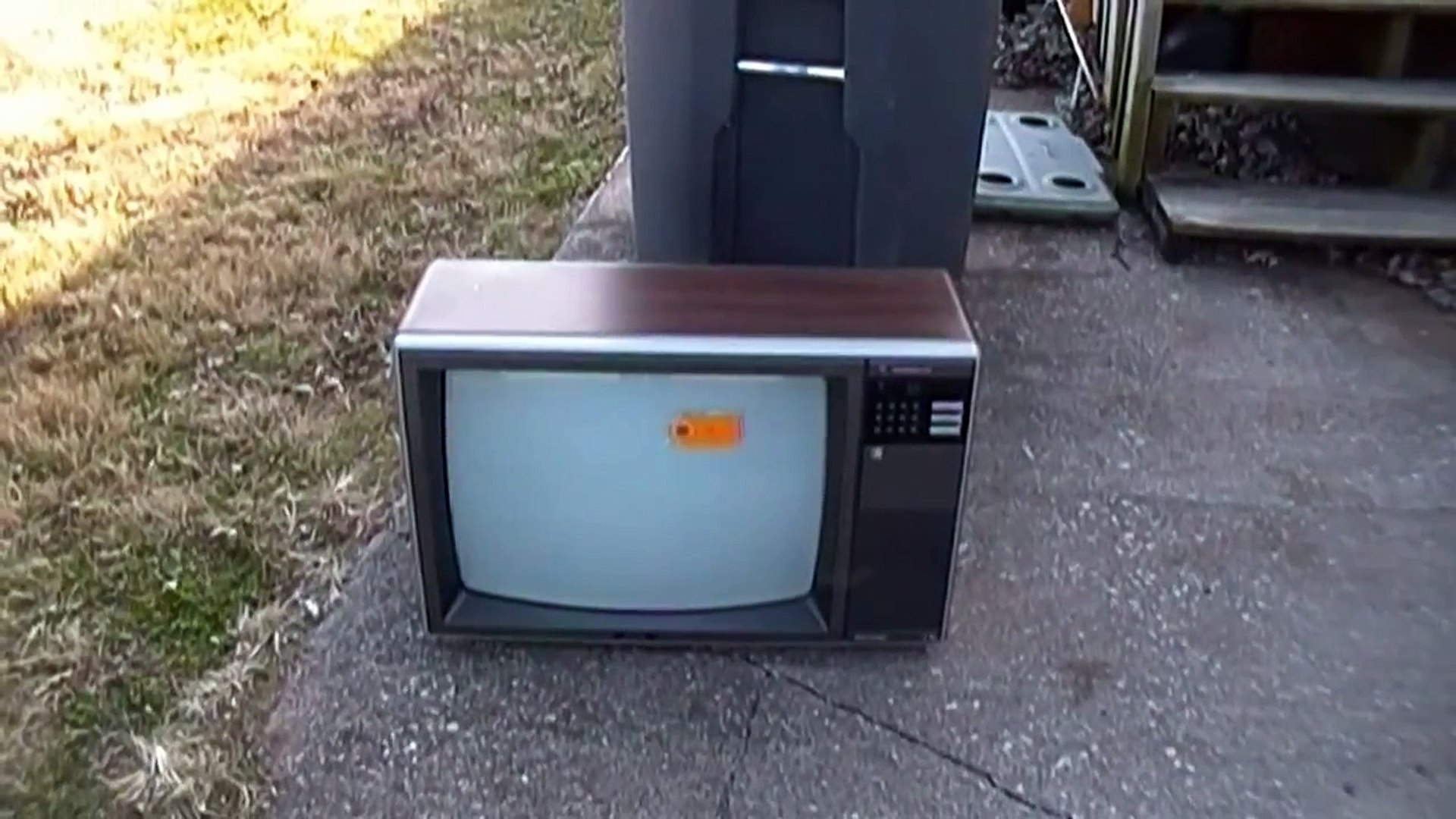 ⁣The 1986 JCPenney TV Model 685-2117