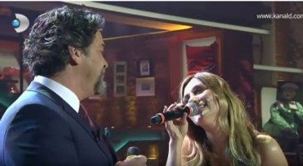 Ayla Çelik ve Beyaz'ın Düeti Aşk Dedikodularını Alevlendirdi