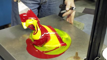 Comment est créée l'encre en Usine... Hypnotisant !