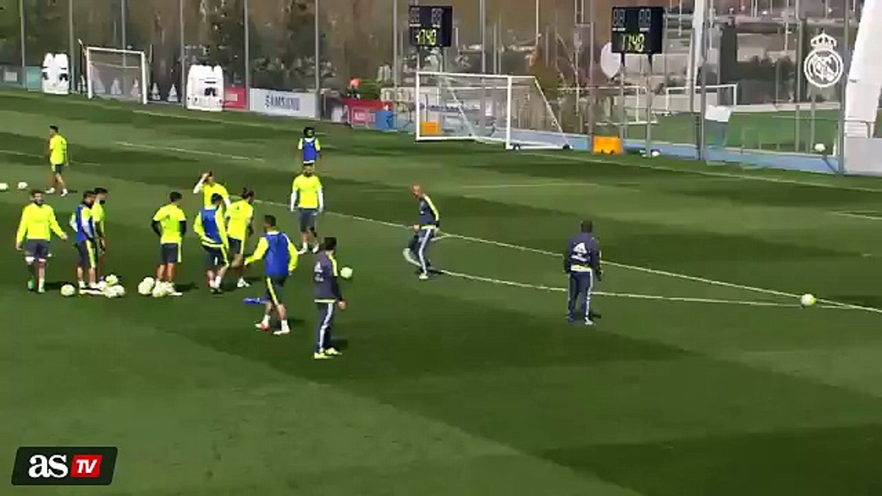 Gareth Bale scores a blaster after two one-twos with Zidane in Real Madrid training