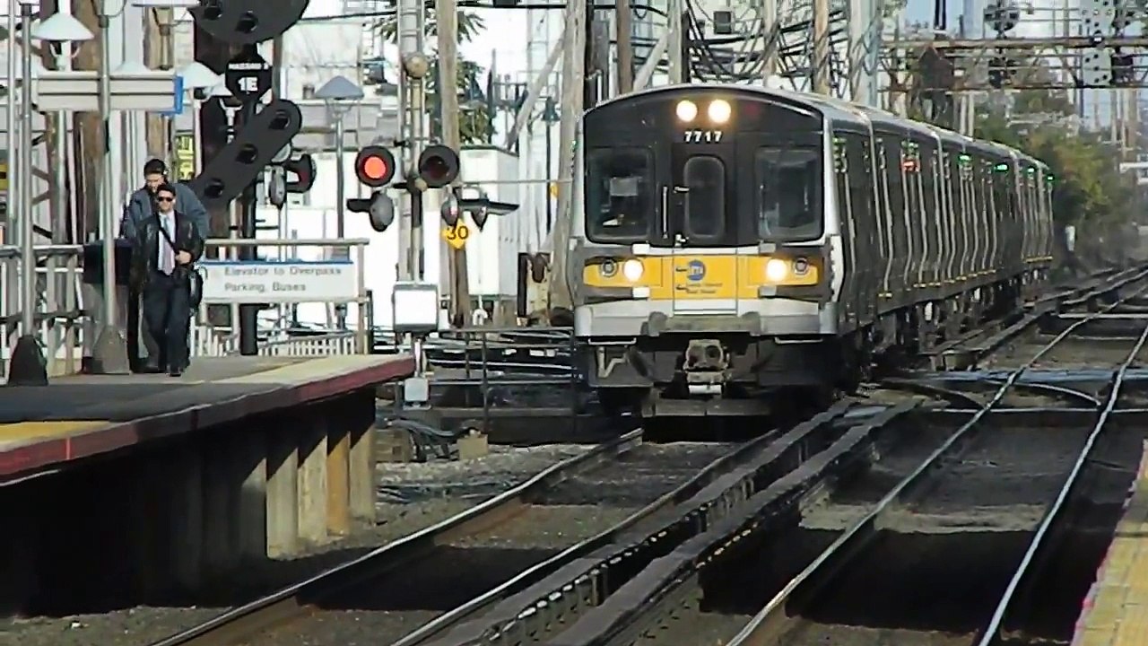 MTA Long Island Railroad Penn Station Bound 10 Car Train of M7's @ Mineola