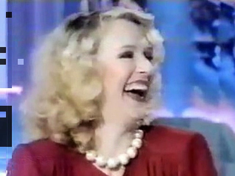 LORETTA GOGGI "Ad Occhi chiusi"