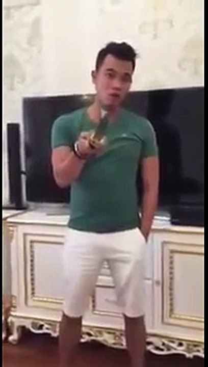 Đại ca Ku Tưng quận 7 đòi chém hot boy xăm trổ