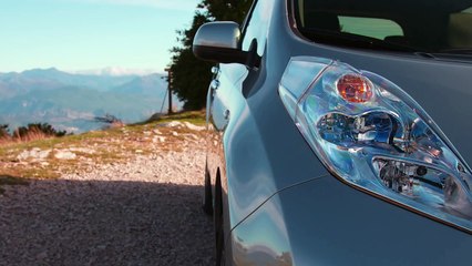 2016 Nissan LEAF EV 30 Interior, Exterior and Drive