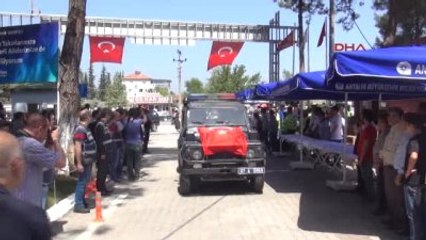 Antalya Şehit Özel Harekat Polisi Gözyaşlarıyla Son Yolculuğuna Uğurlandı-2