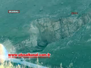 Mardin'de 3 ton patlayıcı yüklü minibüsün patlama anı kamerada