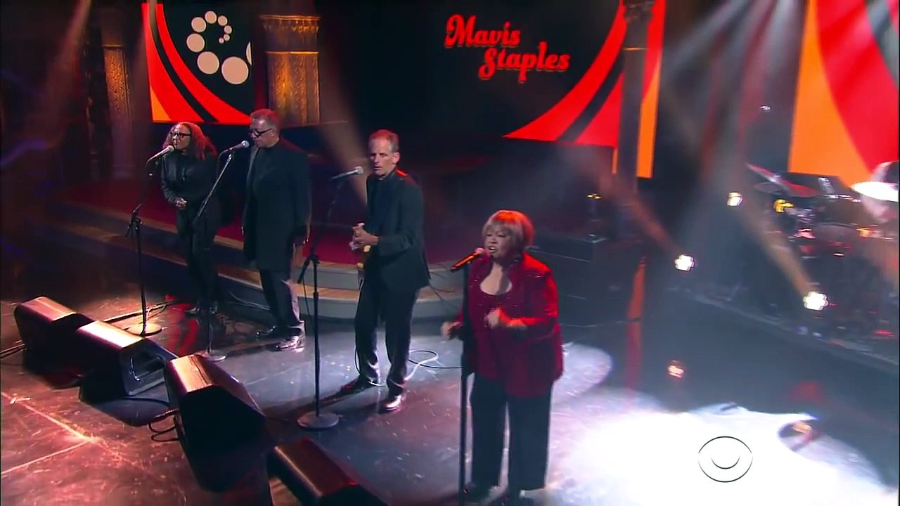 Mavis Staples Effectue Nous Ramener