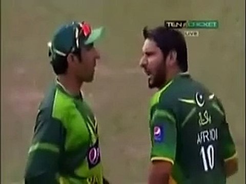 Watch Shahid Afridi and Misbah Ul Haq Fight During Match