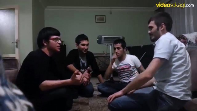 İnanılmaz komik bir tokat oyunu. Gülmek garanti