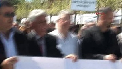 Kosova'da Başbakanlık Binası Önünde İşçi Eylemi...
