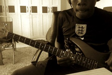 Anas Song Silver Chain Bass Cover