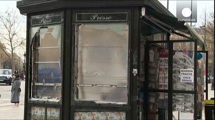 Dopo l'ennesima notte di violenze, coprifuoco per il movimento Nuit debout parigino