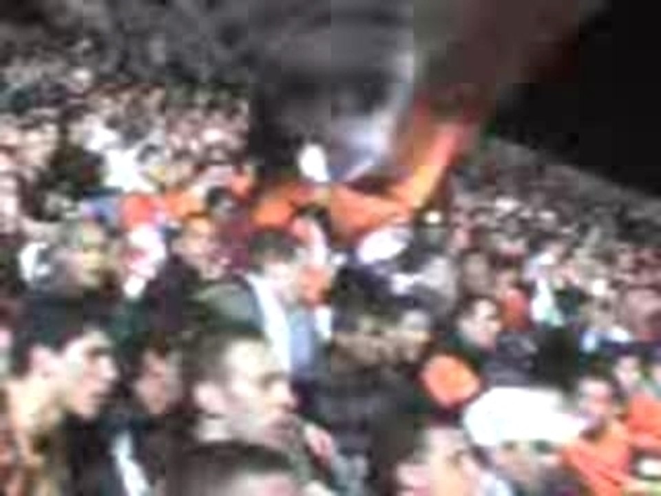 Alé l'om alé + la Hola