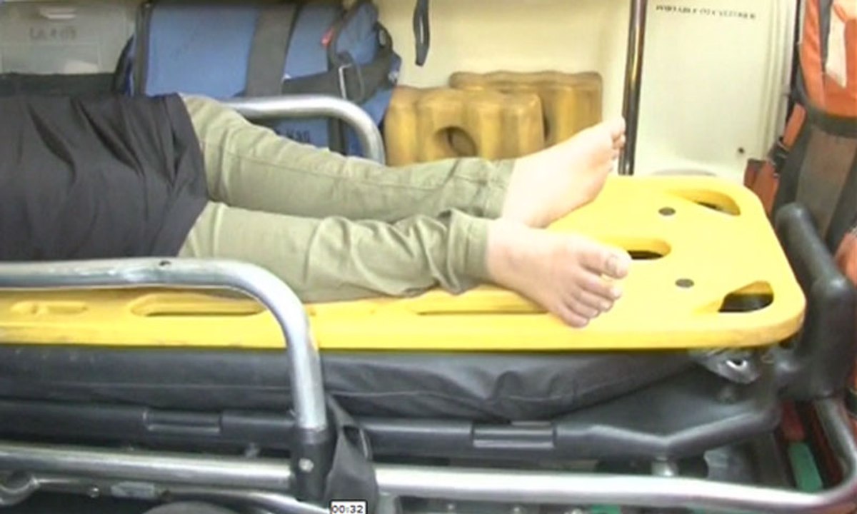 16 year old Girl jumps to death from hotel's 8th floor in Lahore