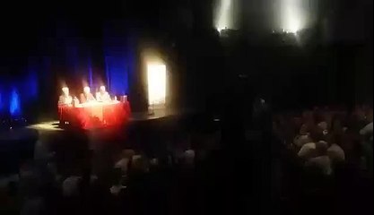Protest protiv promocije knjige ratnog zločinca Momčila Krajišnika u Domu omladine Beograda