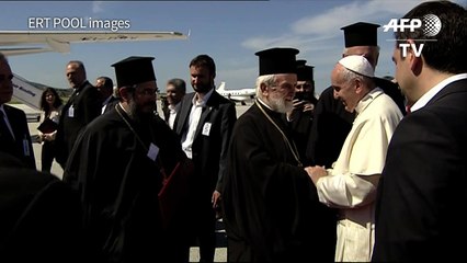 Pope leaves Lesbos island hopeful for change in migrant crisis