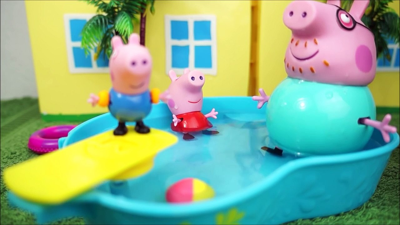 Pig George da Familia Peppa Pig Aprendendo a Nadar na Piscin