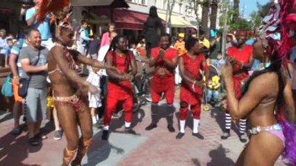 Kemer'de 'Yaza Merhaba Şenliği' İlgi Topladı