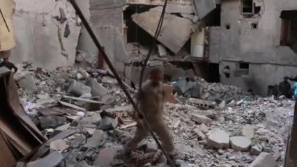 Rus Uçakları Halep'te Sivil Yerleşim Yerini Bombaladı
