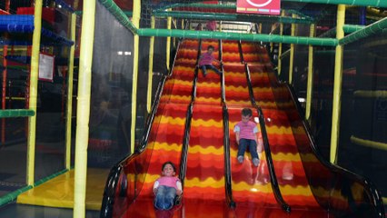 6 ans Rose avec ses copains