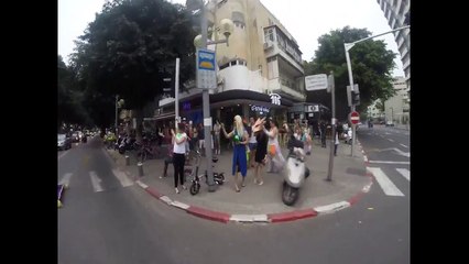 Aladdin's Carpet Prank on Streets of Tel Aviv