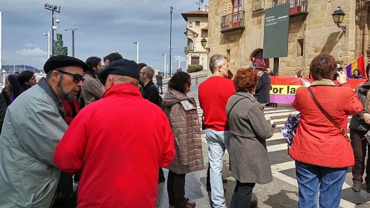 Concentración por la República / Gijón 16 de abril