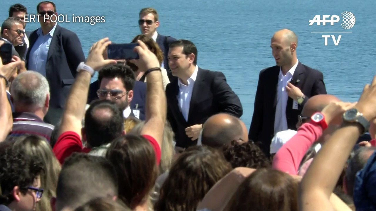 Pope and Tsipras highlight migrant crisis on Lesbos island