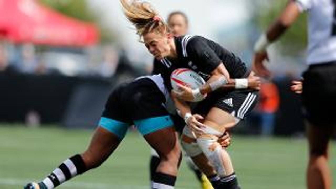 RE:LIVE: Niall Williams flick pass