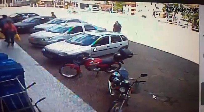 Câmera de segurança flagra tropelamento em Santa Maria de Jetibá