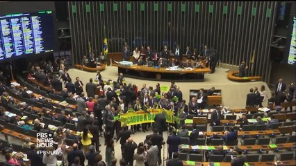 News Wrap: Obamas release federal tax returns