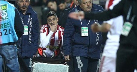 Cicinho Sezonu Kapattı