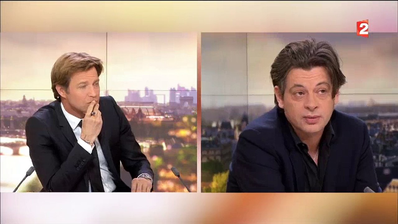 Benjamin Biolay apporte son soutien au mouvement "Nuit Debout" mais continue de supporter François Hollande