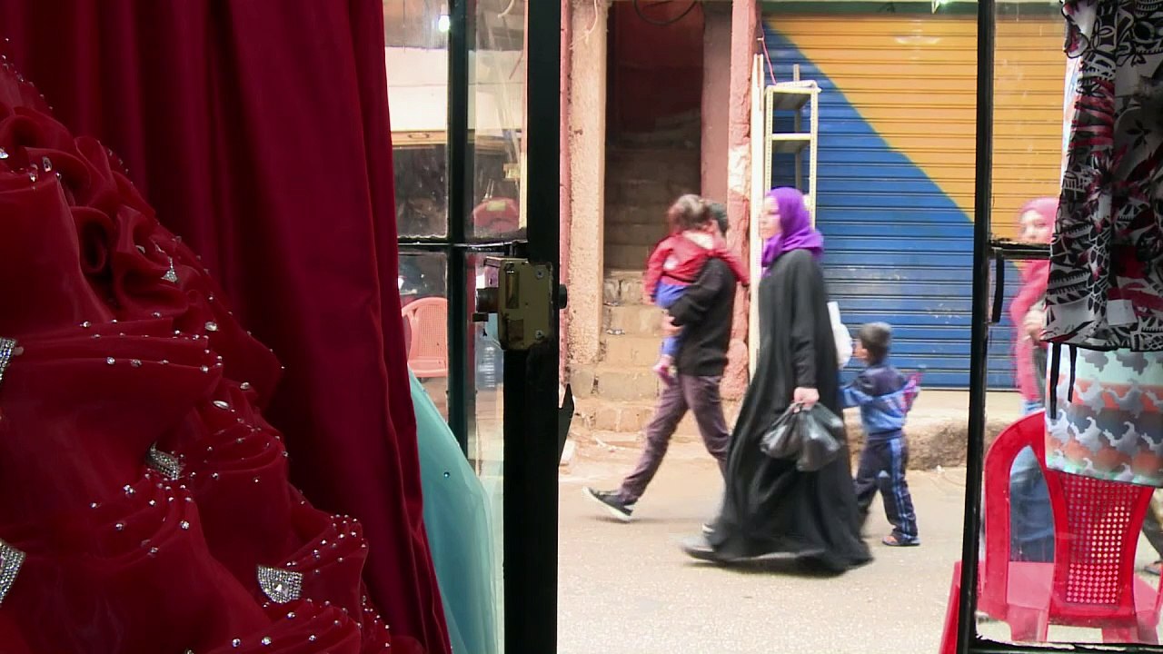 Au Liban, les sans-papiers syriens forcés à viv...