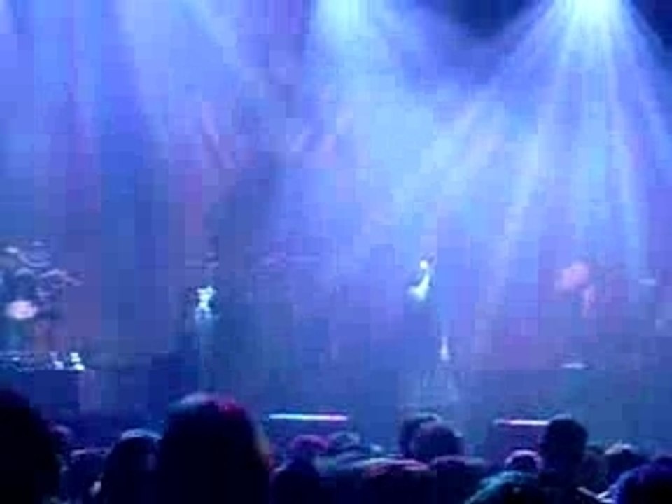 Korn - Throw Me Away - Zenith 2007