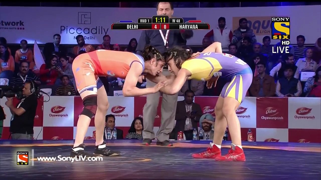Pro Wrestling League 2015-Vinesh Phogat Vs Ritu Phogat-21st December 2015