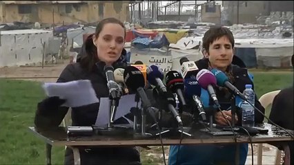 Скачать видео: Jerusalem Post News- Angelina Jolie visits Syrian refugees in Lebanon