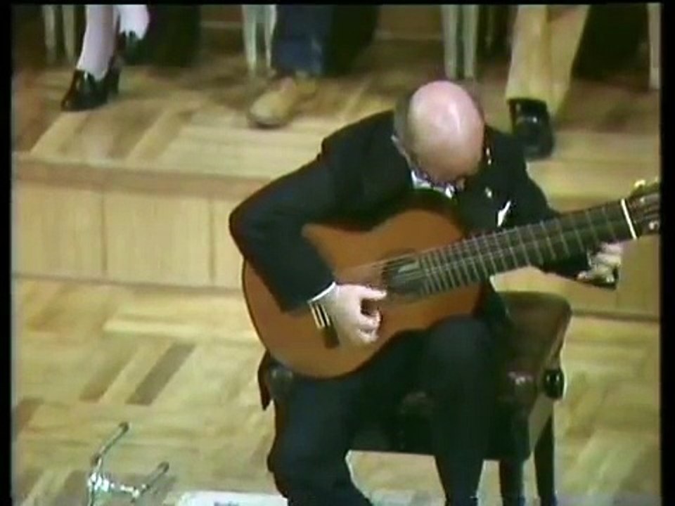 denoised: Vincenzo Galilei | "Saltarello" | Narciso Yepes | 10 string guitar | classical guitar