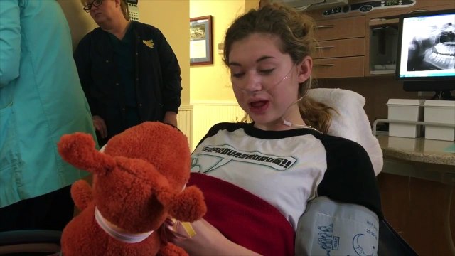 Deux frère font croire à leur sœur à une invasion de zombies