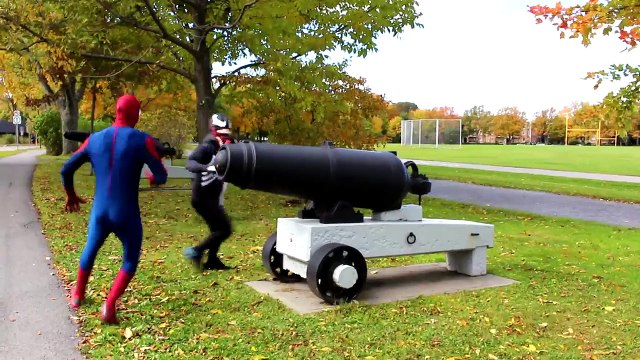 Spiderman vs Venom in Real Life! Spiderman Battles Venom Superhero Movie! [HD, 720p]