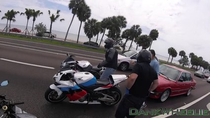 3 motards s'en prennent à un automobiliste