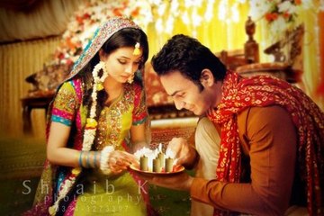 Beautifull Mehndi Dance In a Pakistani Wedding 2016