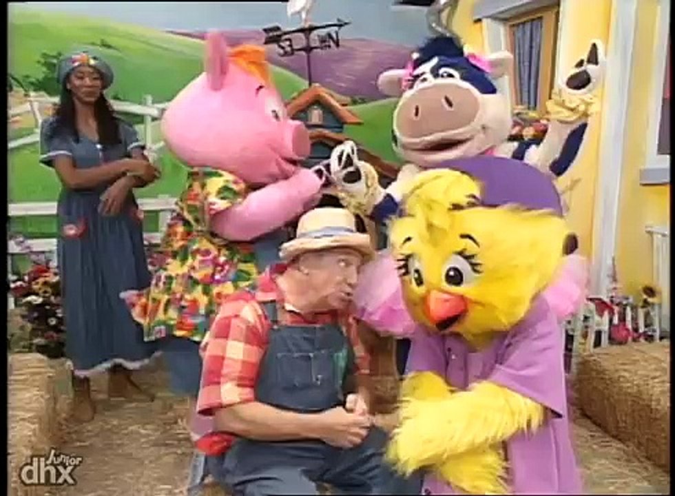 Old Macdonalds Sing-a-long Farm 105 - Lucinda and the Egg