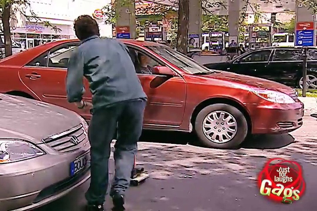 Honking At Hearse Prank