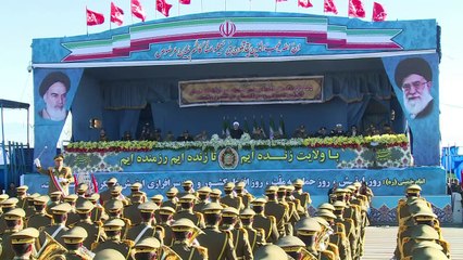 ايران تكشف عن منظومة اس-300 الروسية خلال عرض عسكري