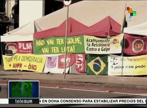 Artistas brasileños defienden la democracia con música y baile