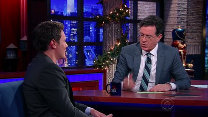 Jonathan Groff Enseigne Stephen Son Roi George À Pied