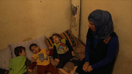 عالم الجزيرة - حياة مع وقف التنفيذ