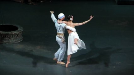 Yulia Stepanova, Artemy Belyakov - La Bayadere